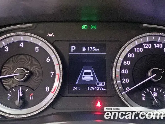 Hyundai Sonata Hybrid 2019 — Photo 8/20