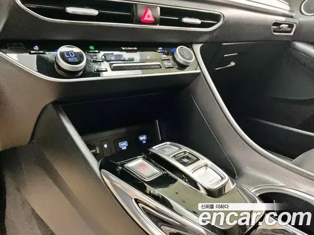 Hyundai Sonata Hybrid 2019 — Photo 12/20