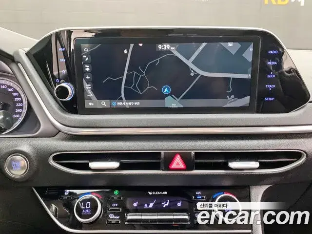 Hyundai Sonata Hybrid 2019 — Photo 17/20