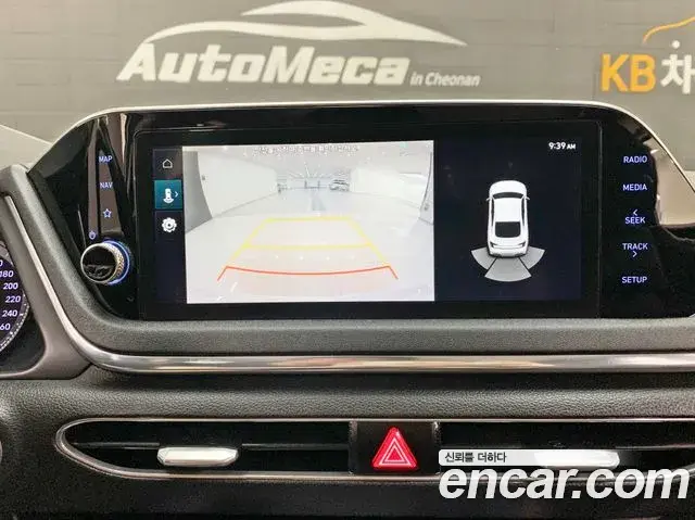 Hyundai Sonata Hybrid 2019 — Photo 9/20