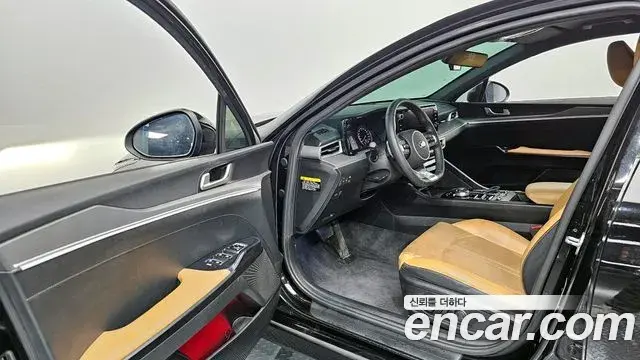 Kia K5 2020 — Şəkil 10/20