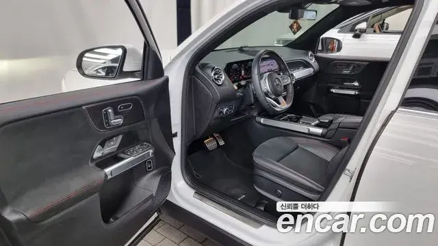 Mercedes-Benz GLB-Class 2021 — Photo 17/20