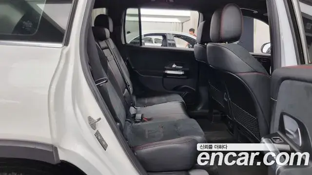 Mercedes-Benz GLB-Class 2021 — Photo 12/20