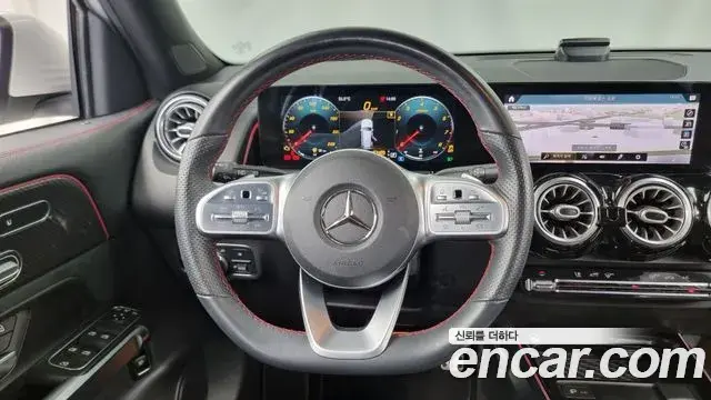 Mercedes-Benz GLB-Class 2021 — Photo 19/20