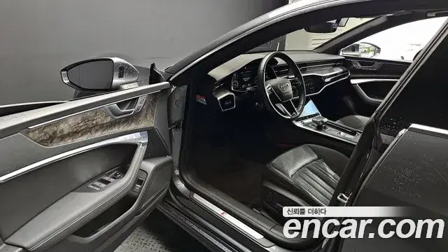 Audi A7 2021 — Şəkil 10/20