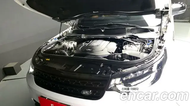 Land Rover Discovery 5 2019 — Photo 1/20
