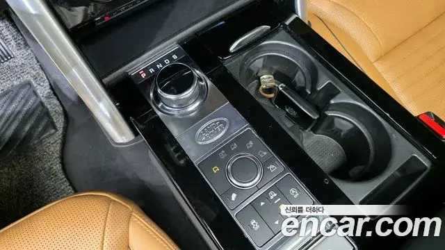 Land Rover Discovery 5 2019 — Photo 8/20