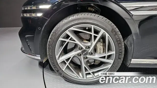Genesis G90 2022 — Photo 4/20