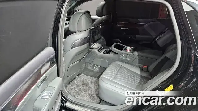 Genesis G90 2022 — Photo 17/20