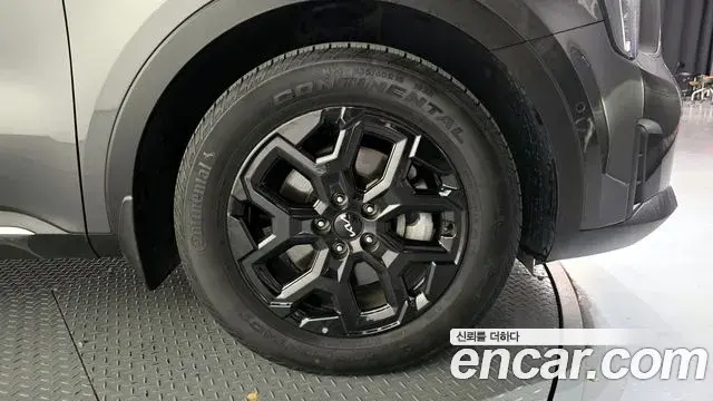 Kia Sorento 2023 — ფოტო 3/20