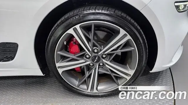Genesis G70 2023 — Photo 15/20