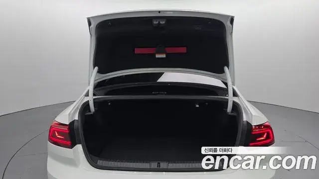 Volkswagen Passat GT 2021 — Şəkil 11/20