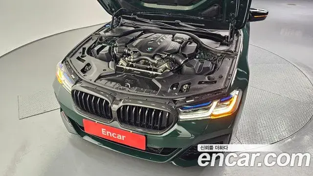 BMW 5 Series 2021 — Photo 14/20