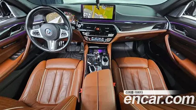 BMW 5 Series 2021 — Photo 8/20