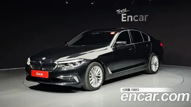 BMW 5 Series 2020 — Photo 11/20