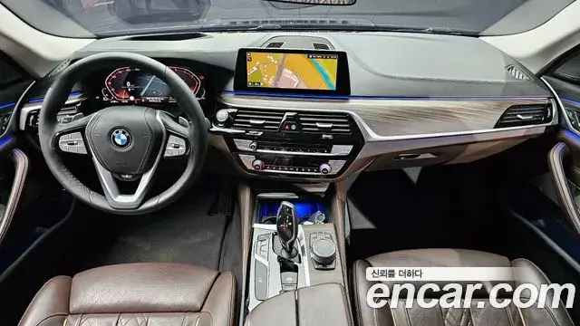 BMW 5 Series 2020 — Photo 2/20