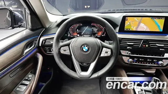 BMW 5 Series 2020 — Photo 15/20