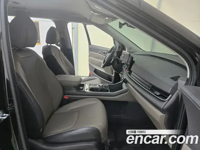 Kia Carnival 2024 — Photo 8/19
