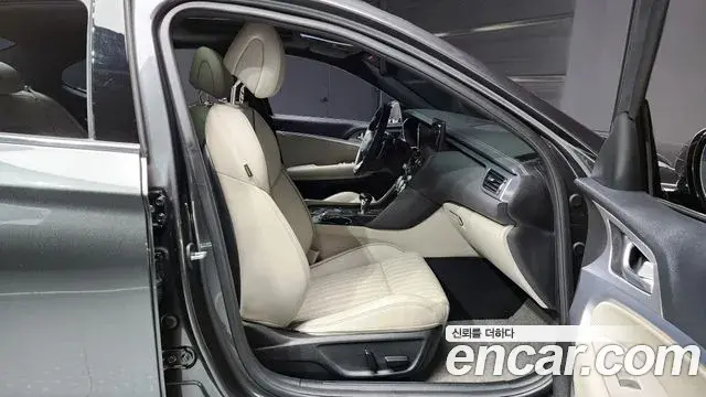 Genesis G70 2021 — ფოტო 9/20