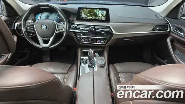 BMW 5 Series 2018 — Photo 13/20