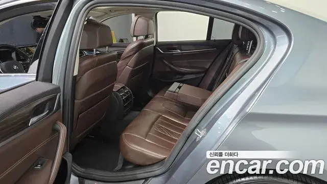 BMW 5 Series 2018 — Photo 10/20