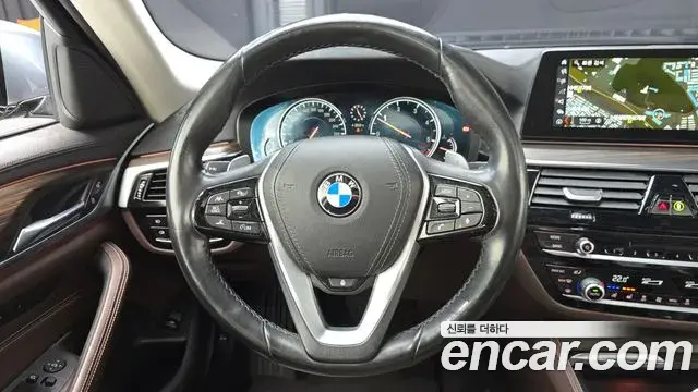 BMW 5 Series 2018 — Photo 18/20