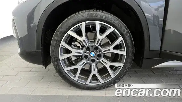 BMW X1 2022 — Photo 13/20