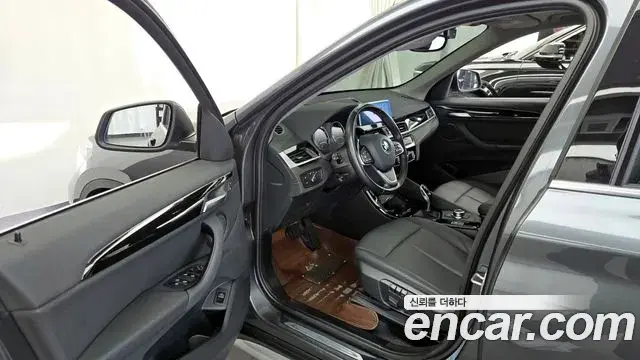 BMW X1 2022 — Photo 7/20
