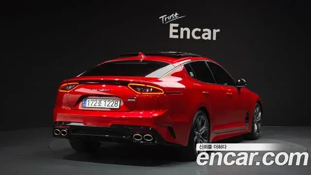 Kia Stinger 2019 — Фото 2/20