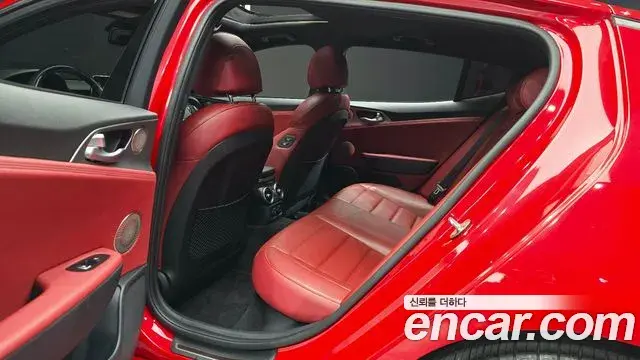Kia Stinger 2019 — Фото 12/20