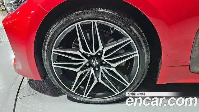 Kia Stinger Meister 2021 — ფოტო 16/20