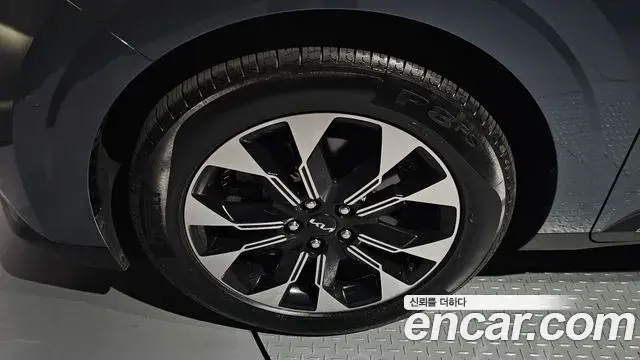 Kia Carnival 2023 — Фото 4/20