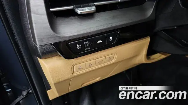 Kia Carnival 2023 — Фото 16/20