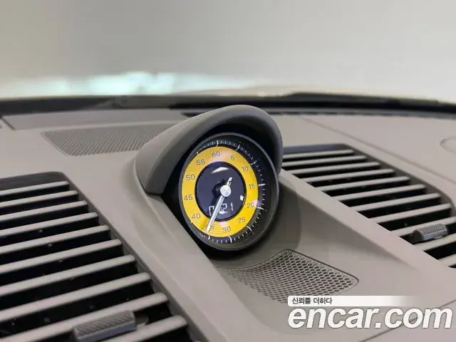 Porsche 911 2023 — Photo 14/20