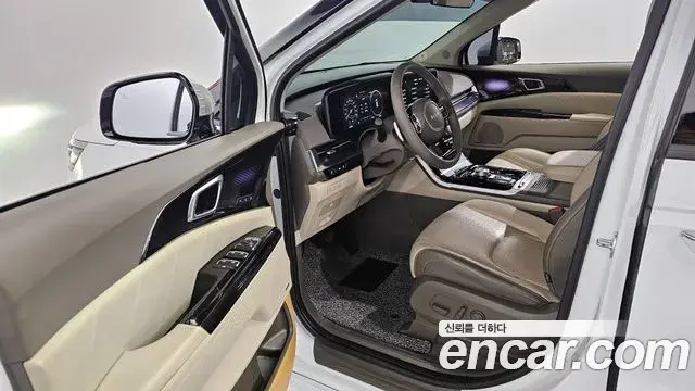 Kia Carnival 2023 — ფოტო 13/20
