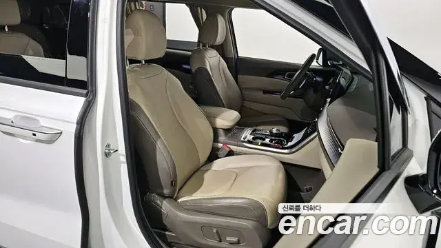 Kia Carnival 2023 — ფოტო 20/20