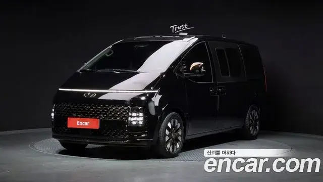 Hyundai Staria 2021 — ფოტო 2/20