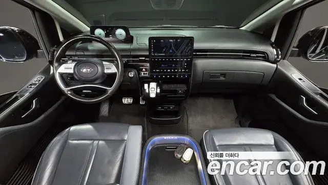 Hyundai Staria 2021 — ფოტო 17/20