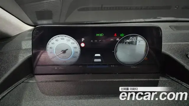 Hyundai Staria 2021 — ფოტო 1/20