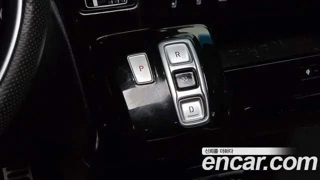 Hyundai Staria 2021 — ფოტო 11/20