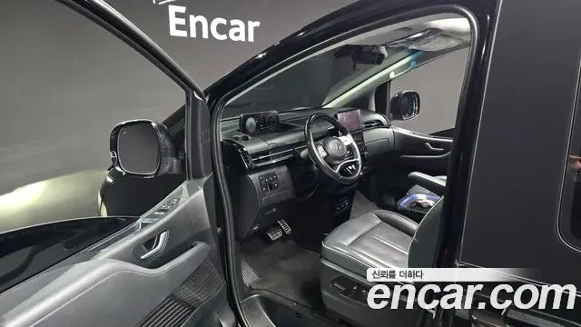 Hyundai Staria 2021 — ფოტო 12/20