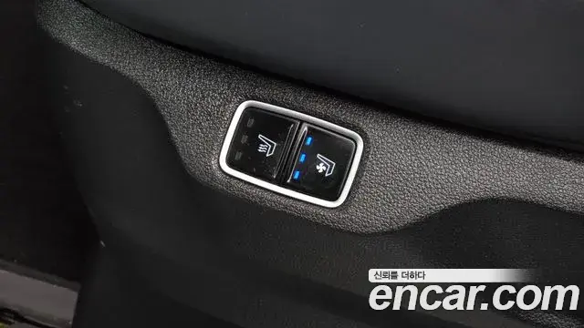Hyundai Staria 2021 — ფოტო 15/20