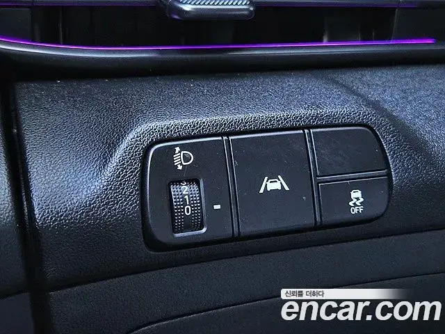 Hyundai The New Avante Hybrid 2022 — ფოტო 3/20
