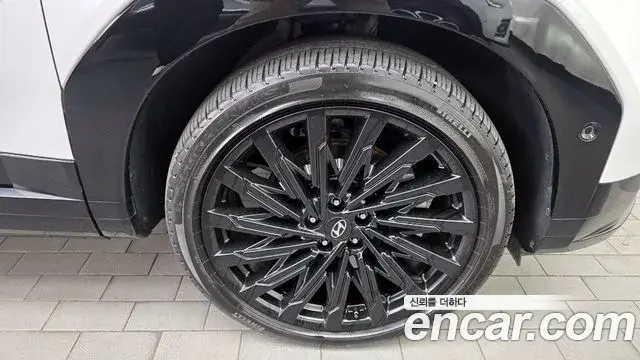 Hyundai Santa Fe 2023 — ფოტო 5/20