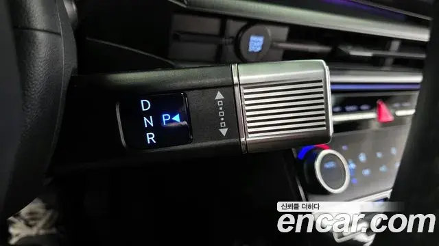 Hyundai Santa Fe 2023 — ფოტო 18/20