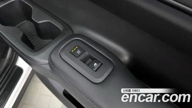 Hyundai Santa Fe 2023 — ფოტო 3/20