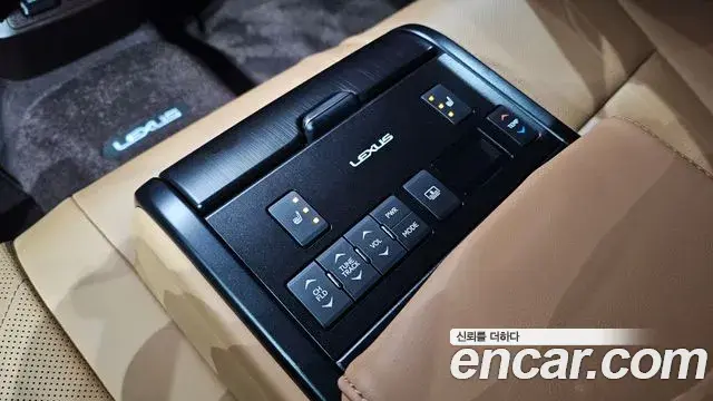 Lexus ES300h 2019 — Фото 19/20