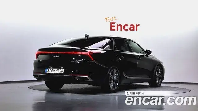 Kia K8 2021 — Şəkil 13/20