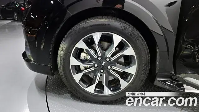 Kia Carnival 2022 — Фото 4/20
