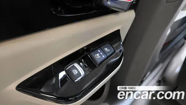Kia Carnival 2022 — Фото 18/20